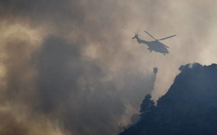 Σε εξέλιξη φωτιά στην περιοχή Αμάδες Χίου